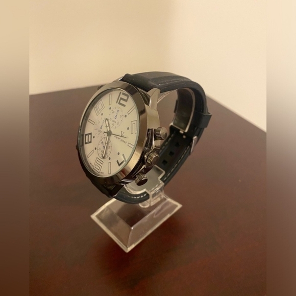 Brand new White V6 super speed men’s fashion watch - Picture 2 of 3